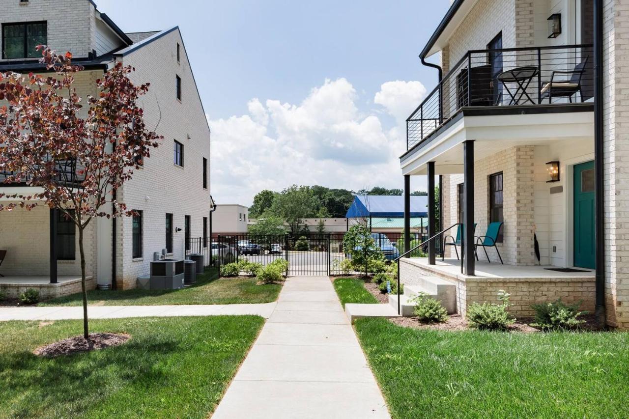 Brand New Luxury Near Downtown Ferienhaus