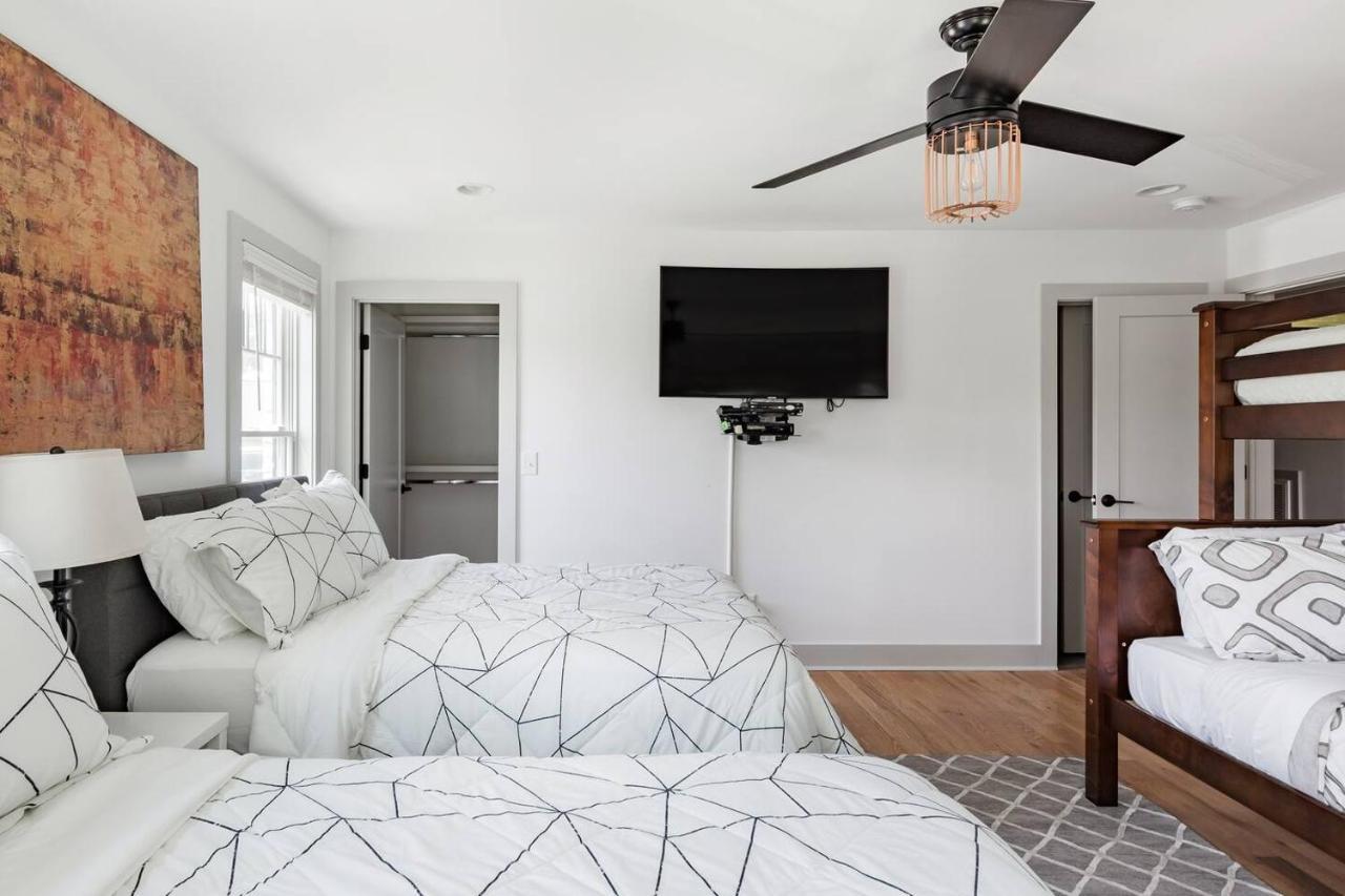 Brand New Luxury Near Downtown Ferienhaus *