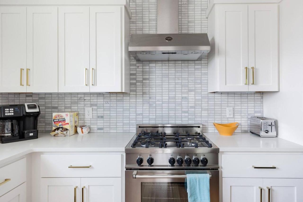 Ferienhaus Brand New Luxury Near Downtown