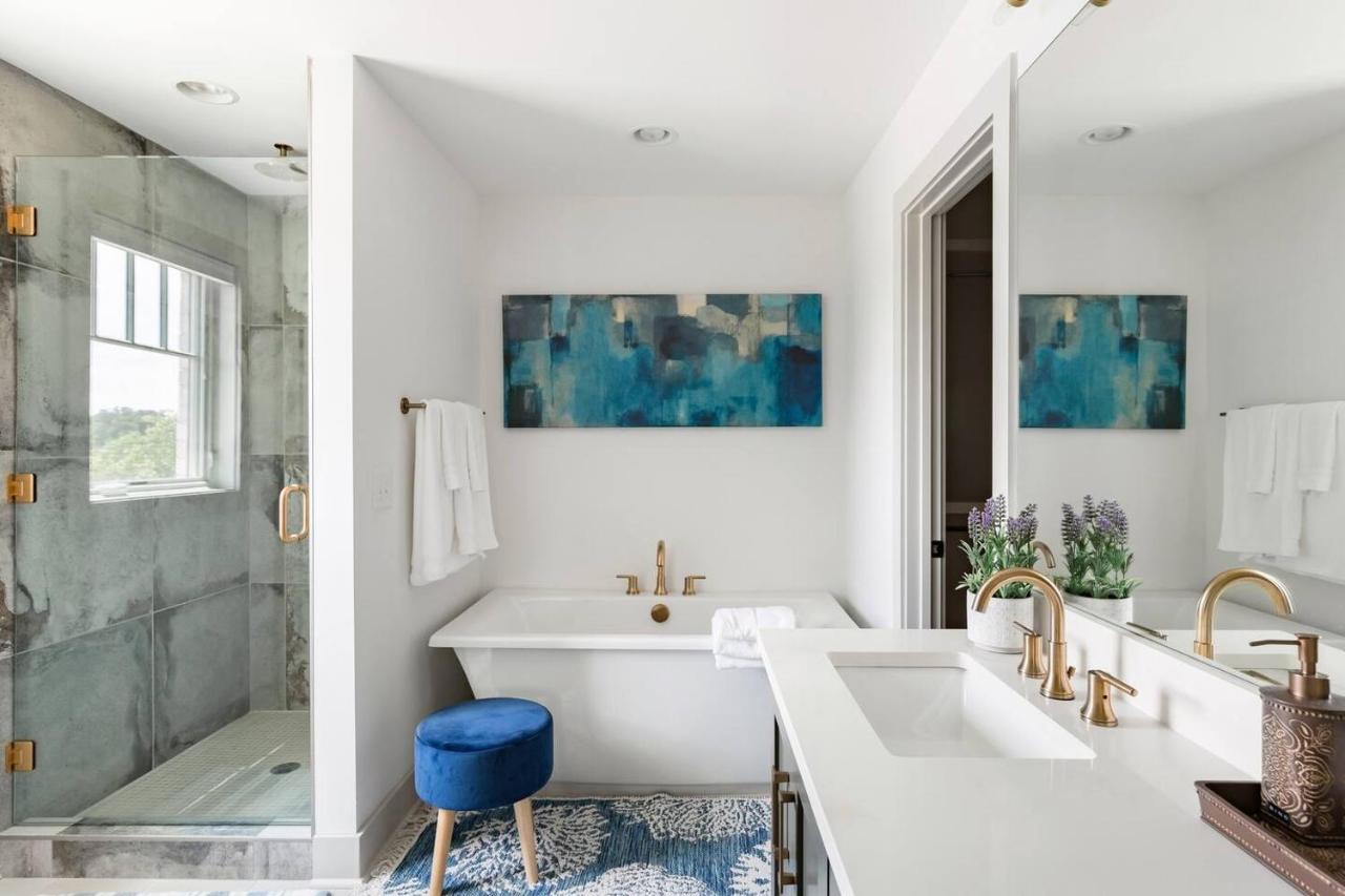 Ferienhaus Brand New Luxury Near Downtown